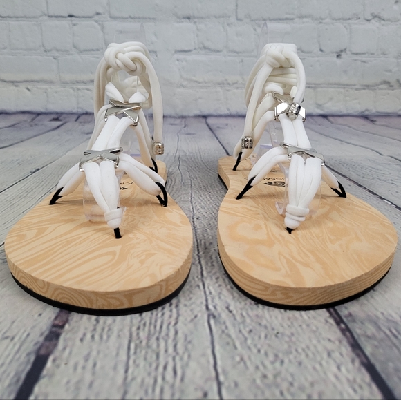 SUN SMILES | strappy gladiator style thong flat sandals - Picture 5 of 9